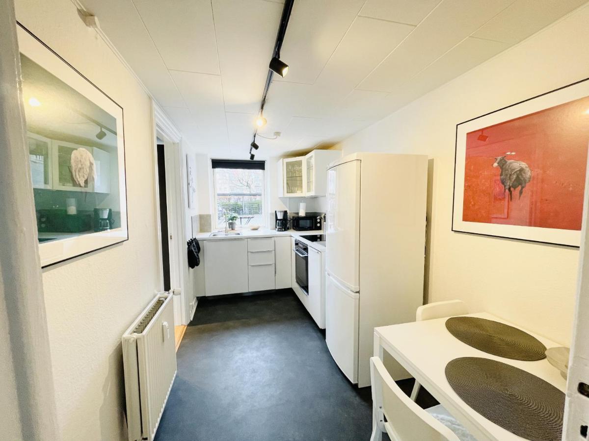 Aday - Charming Studio Close To The Football Stadium Aalborg Exterior photo